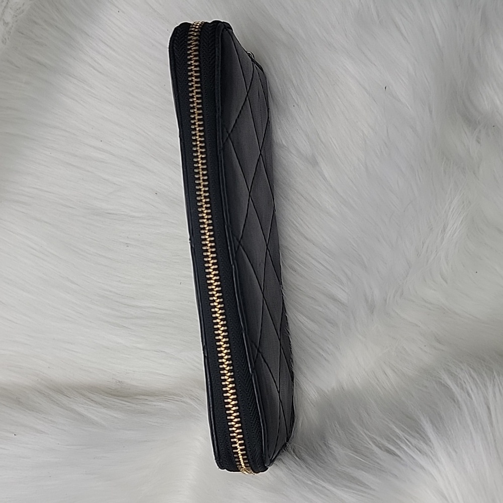 MICHAEL KORS Hamilton Black‎ Quilted Leather Gold Tone Logo Zip Around Wallet - Picture 3 of 14